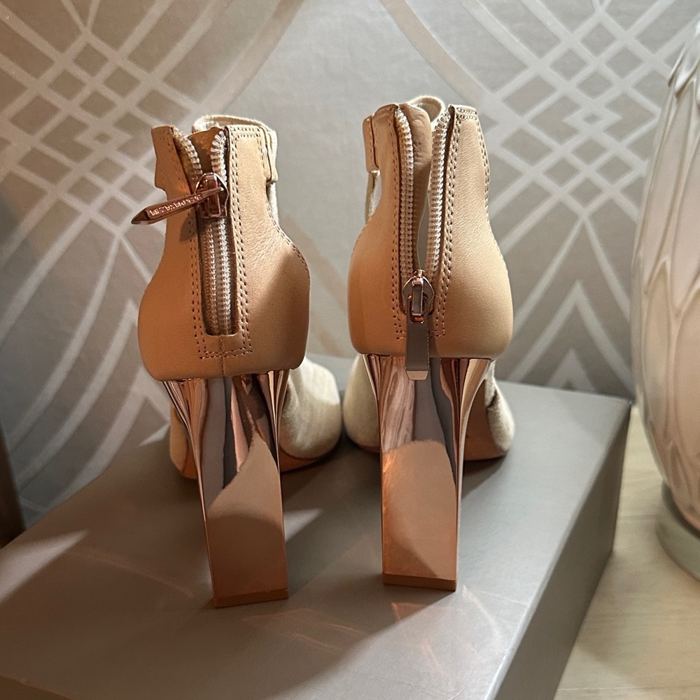 BCBG Beige Open-Toe Heels - Picture 4 of 6